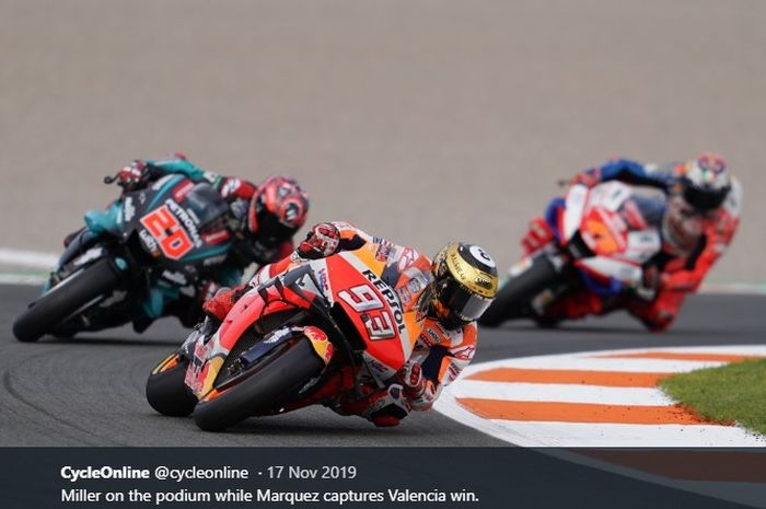 Marc Marquez (Repsol Honda/93) menjadi pemimpin lomba, diikuti Fabio Quartararo (Petronas Yamaha SRT) dan Jack Miller (Pramac Racing) dalam balapan MotoGP Valencia di Sirkuit Ricardo Tormo, Spanyol, 17 November 2019.