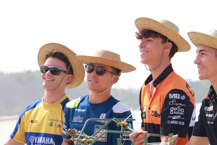Topi Petani Khas Lombok Jadi Viral, Penjual Senang Dapat Cuan Banyak di MotoGP Mandalika