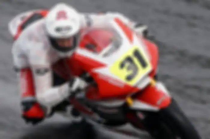 Gerry Salim dengan nomor 31 start di posisi 4 atau baris kedua di FIM CEV Moto2 Estoril, hari Minggu ini, (7/4/2019)