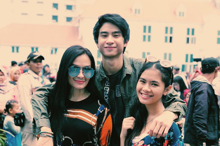 Iis Dahlia, Devano Denindra, dan Salshadilla