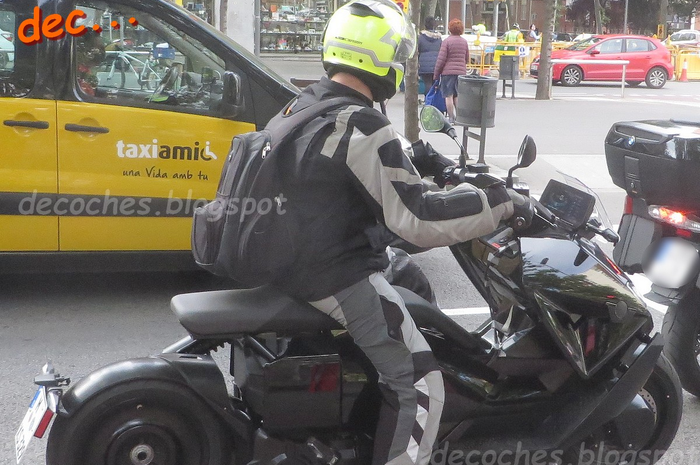 Wuih, skuter listrik baru BMW kena spy shot, bakal siap produksi?