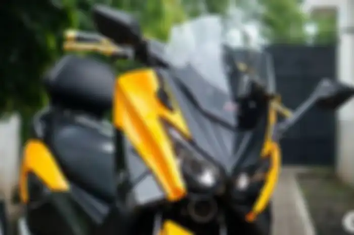 Yamaha NMAX modifikasi bikinan Lent Automodified.