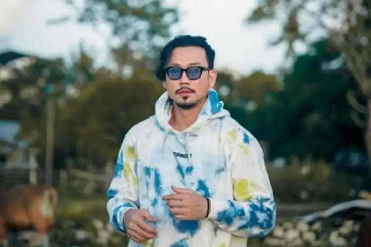 Perlakuan Denny Sumargo ke Istrinya Tuai Reaksi Netizen, Hobi Trabasan Naik Motor Trail