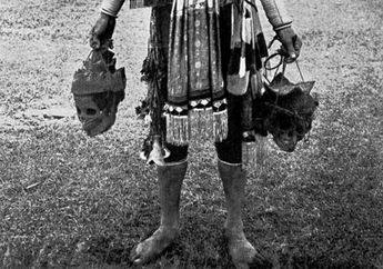 Ngeri, Kemana-mana Tenteng Kepala Manusia, Pria Ini Ungkap Alasan Mengerikan di Baliknya, Tujuannya Ingin Jadi Iblis!