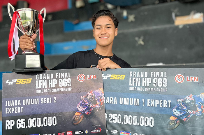 Aldi Satya Mahendra, juara umum LFN HP 969 Road Racing Championshiop dapat hadiah Rp 315 juta untuk bekal ke Eropa. 