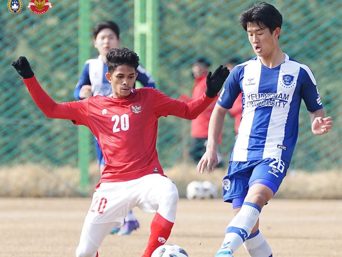 Suasana pertandingan timnas U-19 Indonesia melawan Yeungnam University, Selasa (22/3/2022).