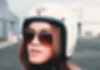 Helm Bau Apek? Usir Pakai Selembar Uang Rp 20 Ribuan aja Brother..