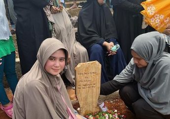 Sudah Legawa Lepaskan sang Ayah, Tissa Biani Unggah Potret Terakhir Bersama Alm. Bobby Bagjo di Tempat Suci Ini: Selamat Jalan...