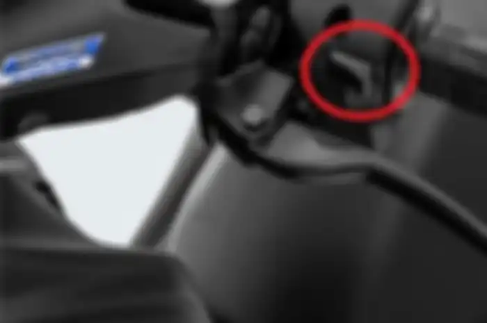 Ada tombol yang mirip dengan tombol lampu dim di Yamaha All New NMAX