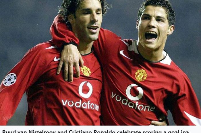 Penyerang Manchester United, Ruud van Nistelrooy dan Cristiano Ronaldo.