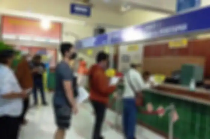 Buruan ke Samsat terdekat lunasi tunggakan pajak kendaraan Anda sebelum data STNK dihapus.