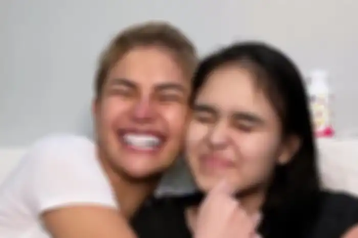 Kakak mendiang Laura Anna, Greta Irene geram melihat pernyataan Nikita Mirzani di pemberitaan media online viral. 