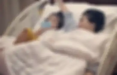 Foto NIkita Mirzani Cium Bibir Anaknya Disorot, Anggota Tubuh Nyai Dibilang Tambah Besar, Sang Artis Kini Lapor Polisi