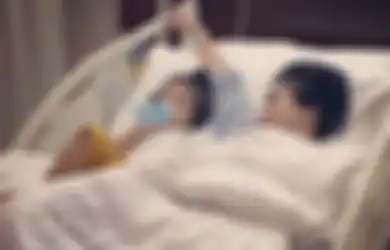Foto NIkita Mirzani Cium Bibir Anaknya Disorot, Anggota Tubuh Nyai Dibilang Tambah Besar, Sang Artis Kini Lapor Polisi