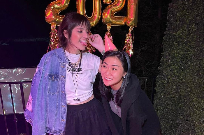 Asisten Nia Ramadhani membongkar kondisi putri Ardi Bakrie, Mikhayla usai orangtuanya dapat vonis 1 tahun penjara karena narkoba.