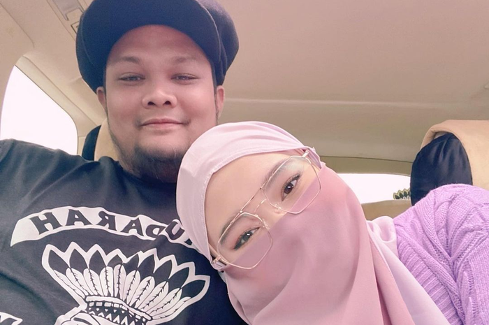 Terang-terangan Virgoun ketangkap basah selingkuh, Inara Rusli sampai saat ini masih mempertahankan rumah tangga.
