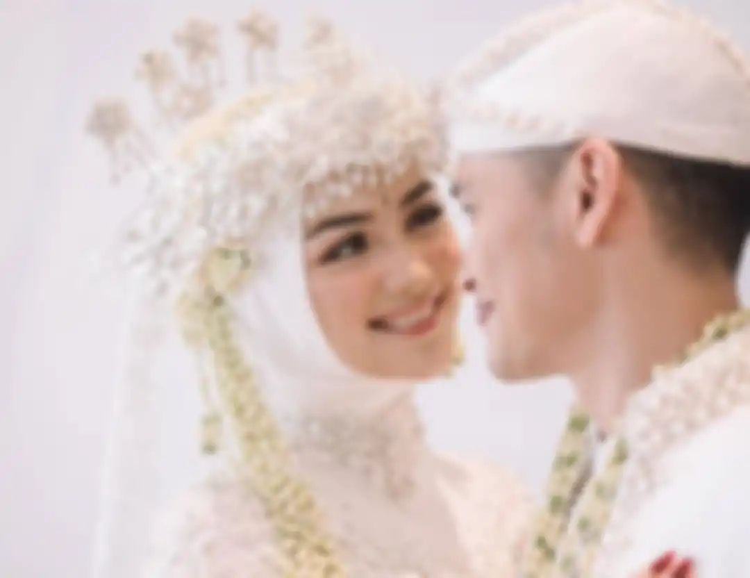 Pasangan pengantin baru, Citra Kirana dan Rezky Aditya