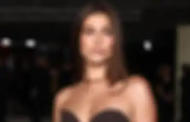 Bukan Hamil, Hailey Bieber Ternyata Sedang Idap Kista Ovarium