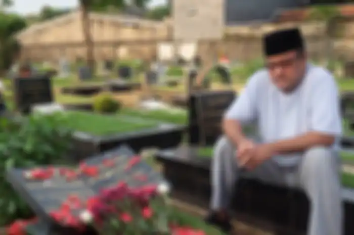 Foto Rano Karno berziarah kubur itu dibagikan di akun Instagram pribadinya. Netizen ramai-ramai mengomentari sikap Si Doel itu. 