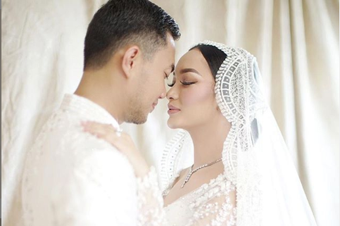 Resmi nikahi Sirajuddin Mahmud, intip penampilan cantik Zaskia Gotik berbalut busana tradisional sunda