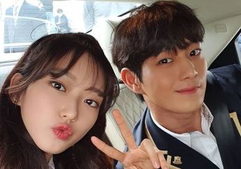 Kim Young Dae Unggah Foto Bareng Kembarannya di 'The Penthouse', Netizen Auto Histeris: Aduh Si Kembar