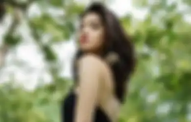 Outfit yang Dipakai  Raline Shah di Festival Film Cannes Tak Main-main, Harga Kalung yang Melingkar di Lehernya pun Hampir Menembus Rp 1 Miliar, Tengok Penampilan Glamornya yang Mempesona