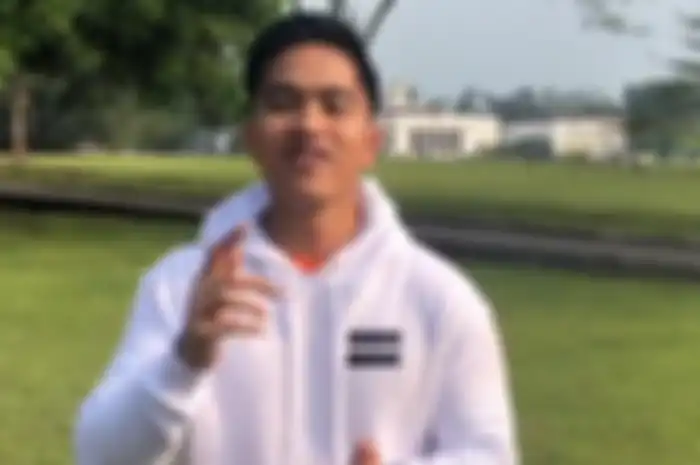 Putra Jokowi, Kaesang Pangarep bagi-bagi motor Honda Vario.