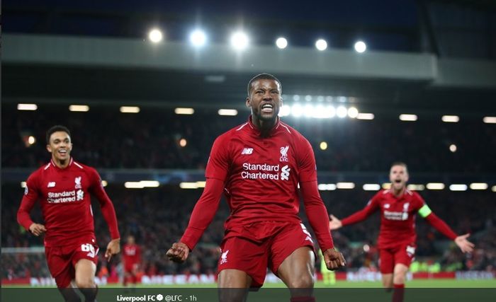 Bek Liverpool, Trent Alexander-Arnold (kiri), melakukan selebrasi bersama Georginio Wijnaldum dalam semifinal leg kedua Liga Champions kontra Barcelona, Selasa (7/5/2019)