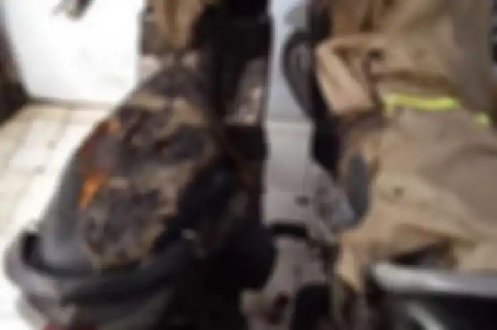 Dua motor korban teror kain api