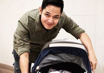 Kenang Masa Kecil, Dude Harlino Pamer Gigi Ompong!