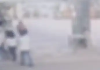Sudut Berbeda, Video Detik-detik Motor Masuk Pekarangan Gereja Santa Maria dan Meledak