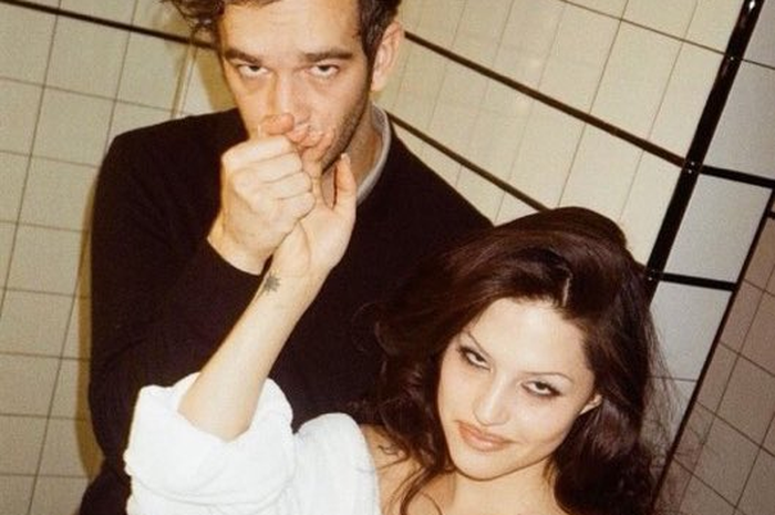 Matty Healy dan Gabbriette Bechtel