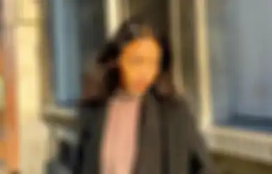 'Ngelihatin dari Atas Sampai Bawah' Risih Ditatap Saat Makan di Warung Pecel, Gadis Cantik Justru Ini Beakhir Jadi Model Dunia
