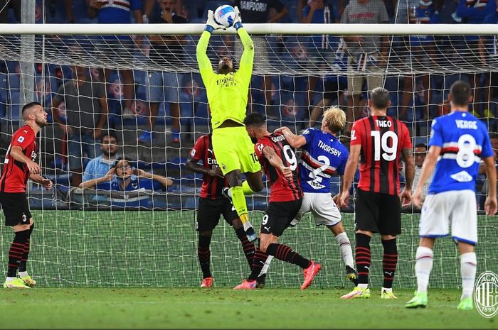  AC Milan sudah move on dari Gianluigi Donnarumma setelah punya kiper anyar yang langsung tampil bersinar dalam laga debut di Liga Italia 2021-2022.