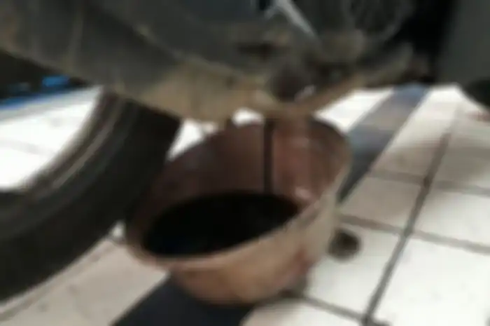Ramai istilah vampir oli di motor matic, mekanik tim balap motor Asia jelaskan penyebabnya.