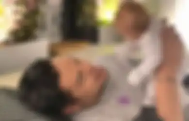 Makin Menjadi Anggap Boneka Bak Anak Kandung, Ivan Gunawan Rela Buka Lowongan Kerja untuk Jadi Baby Sitter 'Bayi'nya, Psikolog Ungkap Hal Ini: Lebih Khawatir Impactnya...