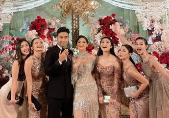 Bertabur Bintang Papan Atas, Intip Penampilan Para Selebriti di Acara Pernikahan Vidi Aldiano dan Sheila Dara!