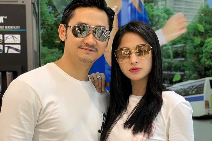 Dewi Perssik dan Angga Wijaya