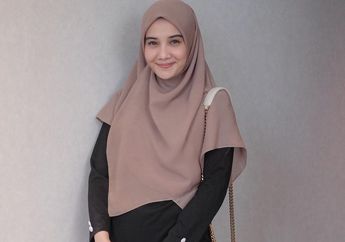 Biasa Pakai Tas Branded Mahal, Zaskia Sungkar Tampil Modis Saat Pakai Tas Endorse Harga Ratusan Ribu Rupiah