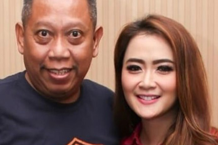 Vega Darwanti dan Tukul Arwana