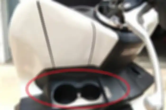 Dashboard softrdrink di Honda PCX 150.