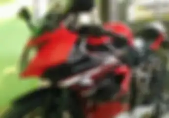 Menggiurkan, Ninja 250 RR Mono Masih Gres Mau Ditukar Yamaha NMAX, Ada Bonus Tambahan