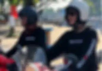 Artis Poppy Sovia Banjir Pujian Netizen Saat Riding dengan Vespa Merah Merona, Lihat Videonya..