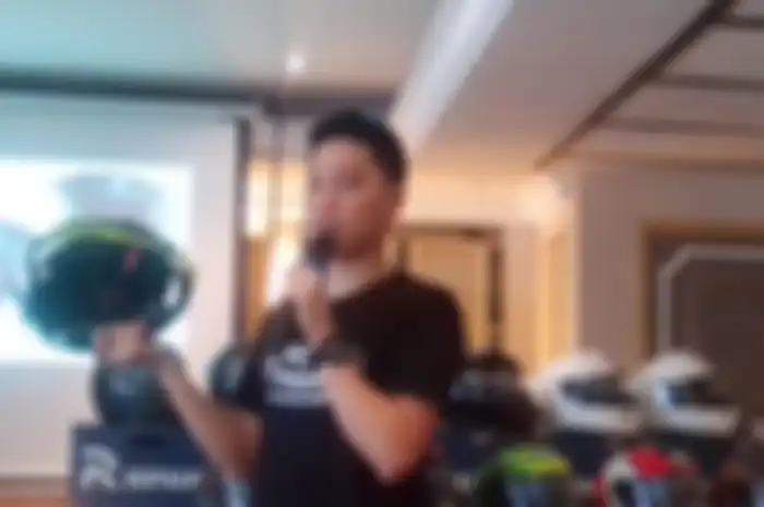 Agus Hermawan, owner Juragan Helm.