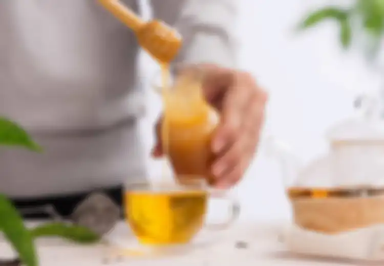 Mulai Besok Pagi Wajib Coba, Minum Air Madu Hangat Saat Perut Kosong, 7 Manfaat Ini Akan Dirasakan Tubuh!