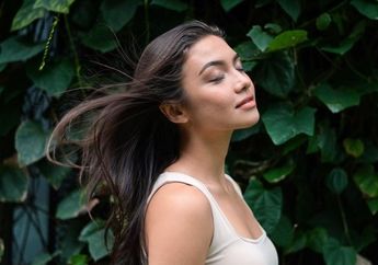 Tanpa Altitude Sickness, Angela Gilsha Taklukkan Everest Base Camp