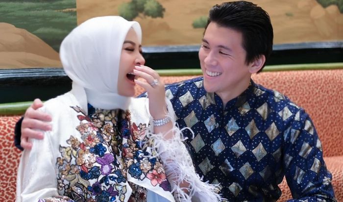 Syahrini dan Reino Barack 