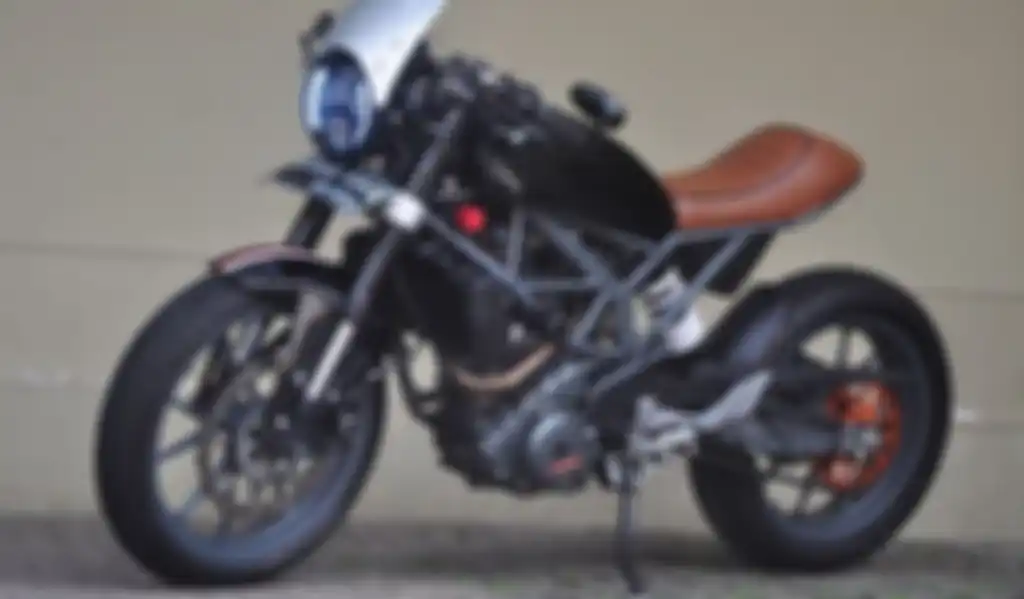 KTM Duke 250 cafe racer hasil garapan atlet angkat berat (Garage 03)