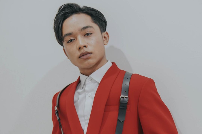 Sudah Cukup Umur,  Betrand Peto Langsung Bikin 2 SIM Sekaligus!