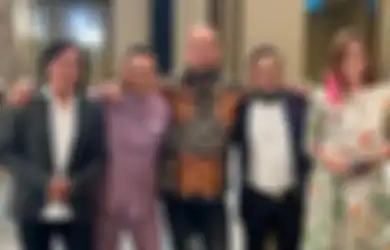 Langka! Maia Estianty Tertangkap Kamera Duduk Sebelahan dengan Ahmad Dhani dan Mulan Jameela di Lamaran Atta dan Aurel, Bunda Al El Dul Langsung Lakukan Hal Ini
